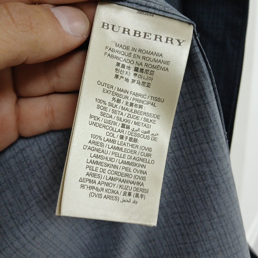 BURBERRY COAT - Picture 8 of 9